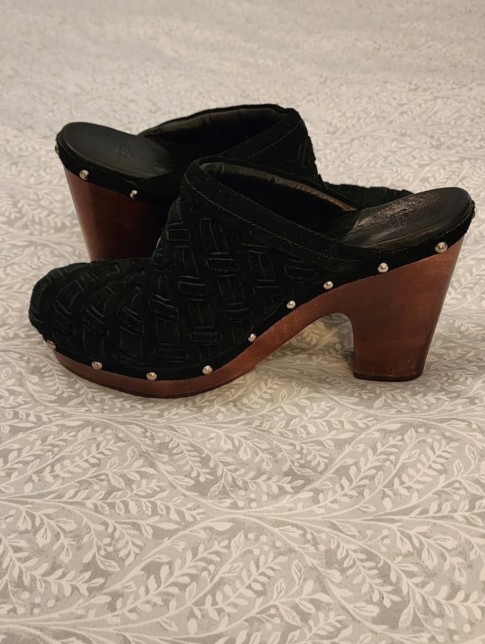 UGG Women's Arroyo Black Suede Weave Mules, Size 10